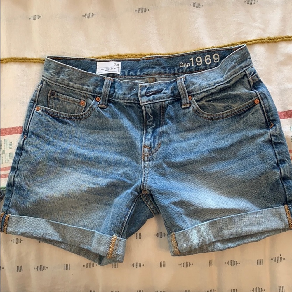 Gap boyfriend shorts